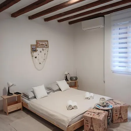 Barka Apartment